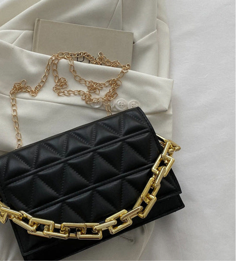 Pumi Solid Color Chain Shoulder Bag