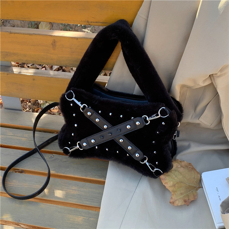 Sweet Cool Hot Girl Rivet Plush Shoulder Bag